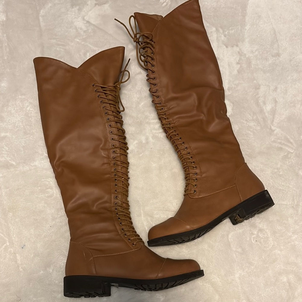 Women's Brown Knee-High Lace-Up Boots
